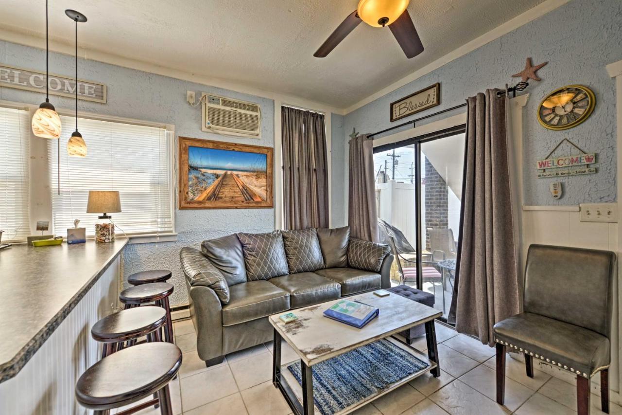 Walk To Beach Coastal Brigantine Condo With Patio! Exterior photo