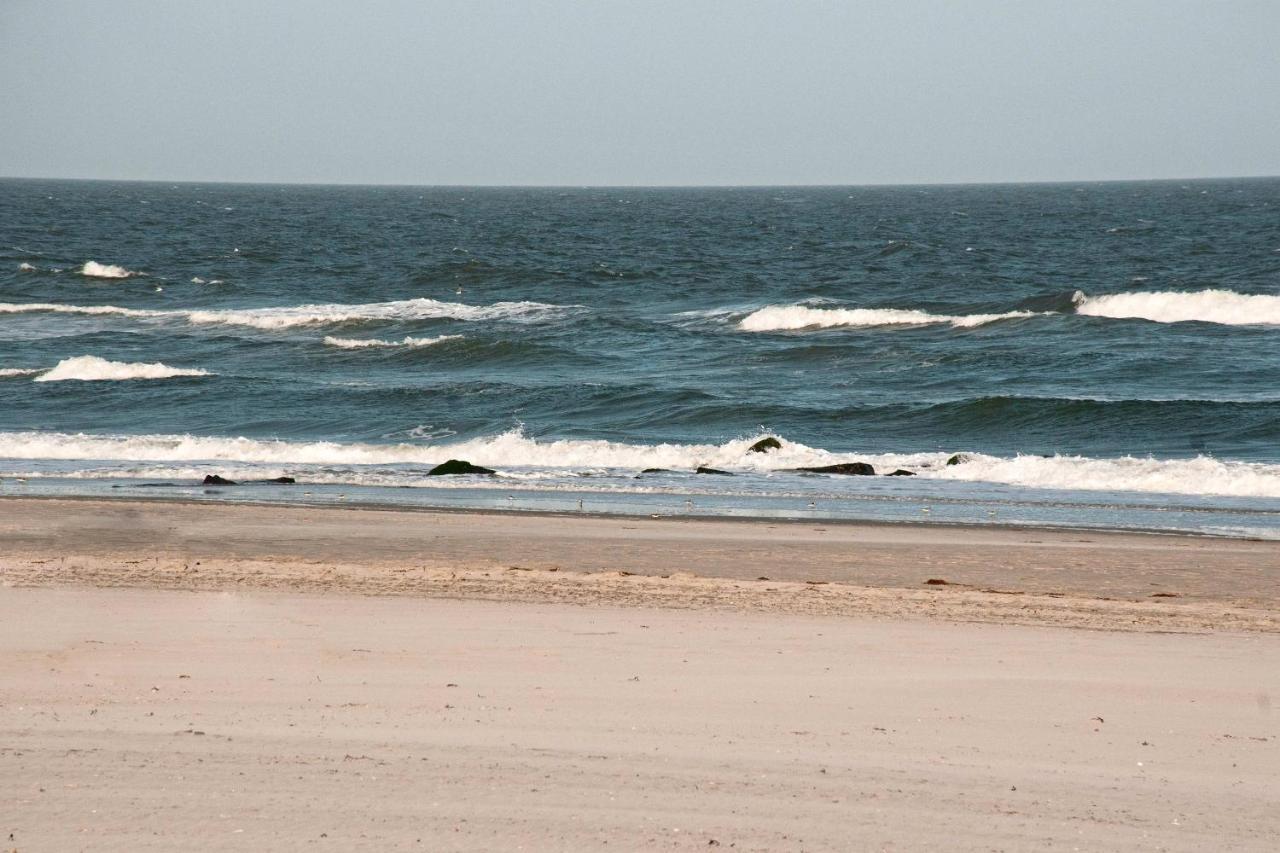 Walk To Beach Coastal Brigantine Condo With Patio! Exterior photo